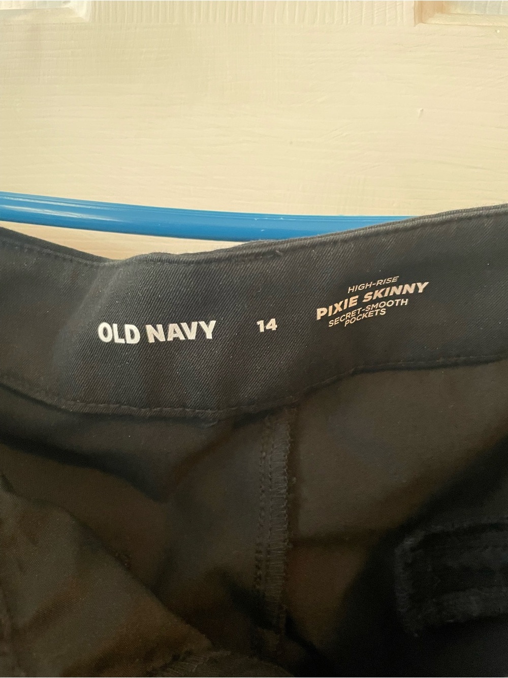 Old Navy Black High-Rise Pixie Skinny Pants - Picture 5 of 5